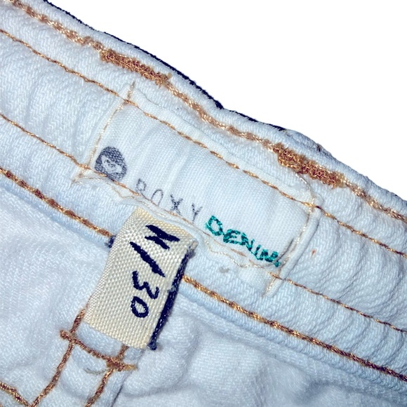 5/25$ ✨ Roxy Beach Denim Short - Picture 4 of 9